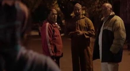 من فيلم الزين مافيكى من كتر هيجنها تطلع تطلب من رجاله فى الشارع ينكوه