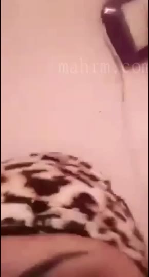 لبوه مصريه بتعرض كسها علي الكام ونفسها تتناك