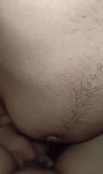 يفشخ كسها بايده قبل زوبره والمزة سايحه من الشهوة