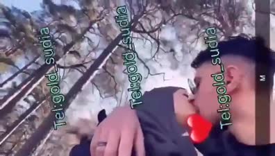 سكس عربي لبوه مع صاحبها فى الزرع بيصورها وهيا رايحة تتناك منه وتمصله زبه بحيحانه